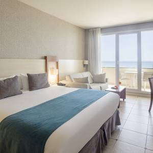 Double room with sea views Hotel ILUNION Fuengirola