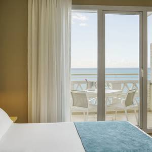 Superior room with sea views Hotel ILUNION Fuengirola